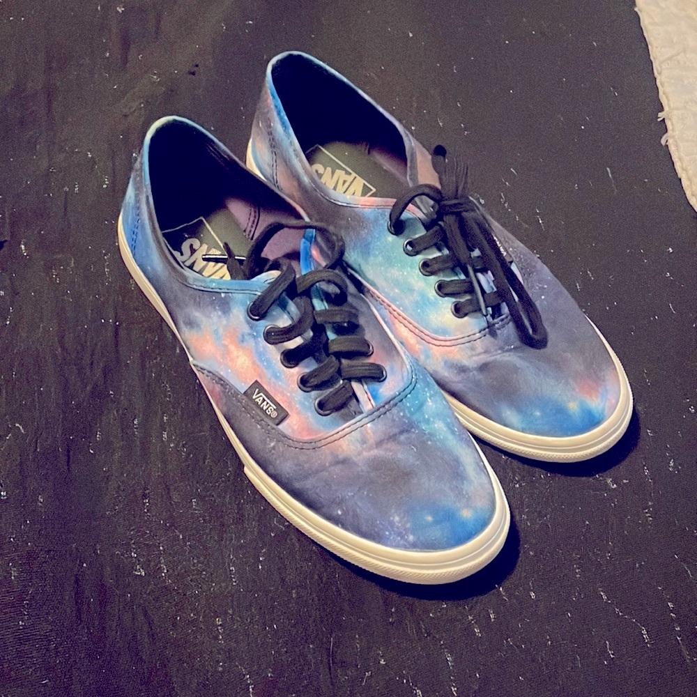 NEARLY NEW Women’s Vans galaxy shoes